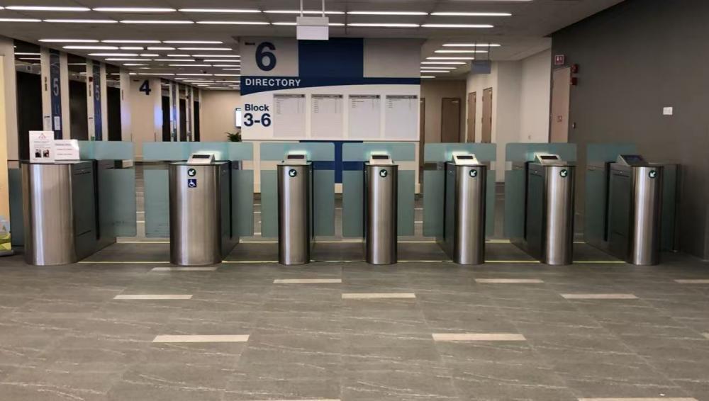 Hogyan működnek a forgóajtós beléptetőrendszerek?