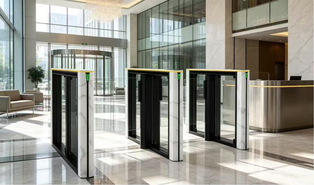 Hogyan válasszuk ki a motort a gyalogos-bejáratú forgóajtóhoz a projekt forgatókönyve alapján?